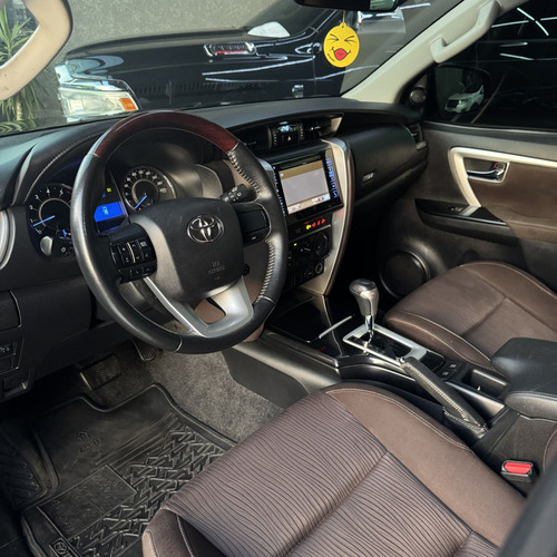 Toyota Hilux SW4 Hilux SW4 SR 4x2 2.7/ 2.7 Flex 16V Aut.