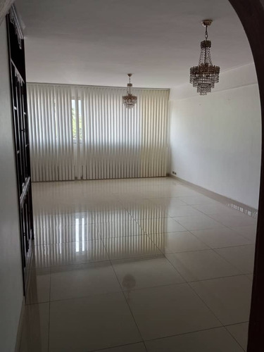 Imagen 2 de 13 de Apartamento En Montalban I