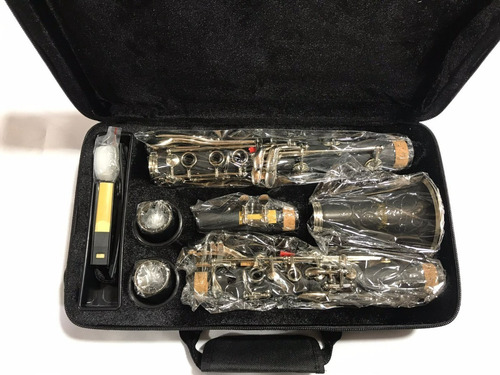 Imagem 2 de 4 de Clarinete Sib/bb Andaluz - Com 2 Barriletes