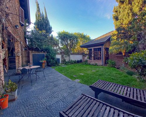 Venta Casa 5 Ambientes Con Jardin Y Pileta En Castelar Cod5970