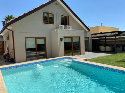 Hermosa Y Amplia Casa En Alto Macul: Lista Para Habitar