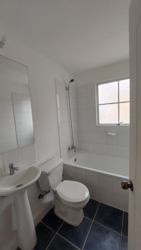 Casa Remodelada Con Piscina (5d-3b) - Formentera, Quilicura