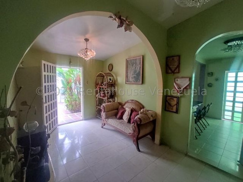 Imagen 8 de 23 de Casa En Venta En Urb. Las Delicias-cod. 23-6367-jgvr.