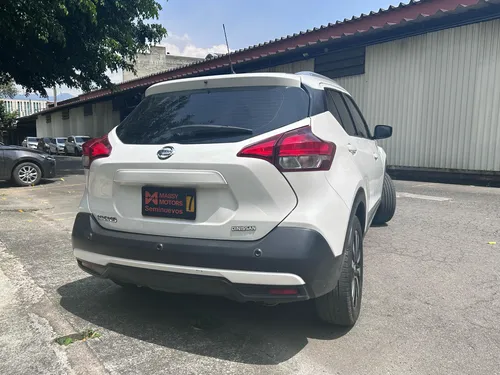Nissan Kicks ADVANCE MT R17