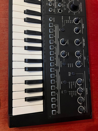 Sintetizador Roland Jd-xi Leia A Descrição (Usado)