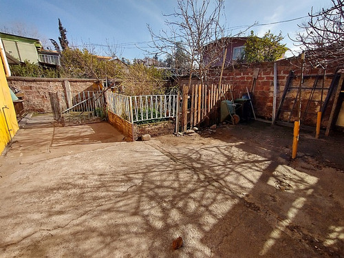 Casa De 2 Pisos En Ñuñoa 4d/2b De 220m2