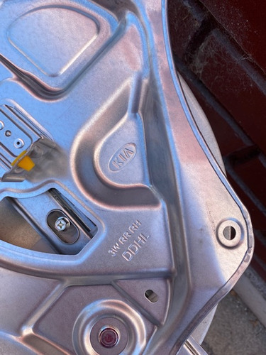 Imagen 3 de 5 de Cremallera Puerta Trasera Derecha Kia Sportage Sin Motor