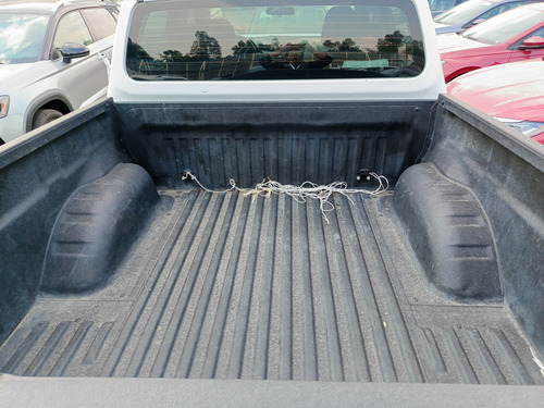 Nissan Frontier 2.5 Xe Dc 4X2 Mt