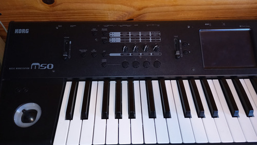 Sintetizador Korg M50