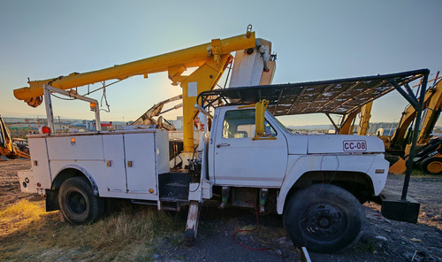 1985 Camion Grua Ford F800 Inoperable