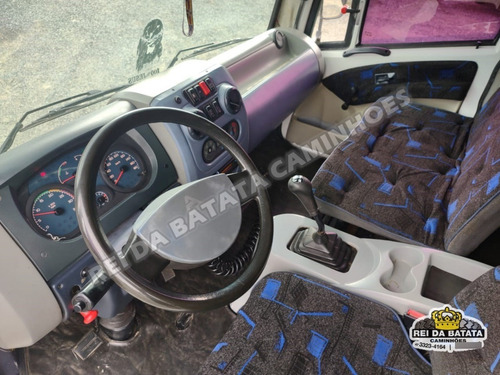 Imagem 9 de 15 de Agrale 9200 Mwm Truck 6x2 Cabine Leito Baú Refrigerado