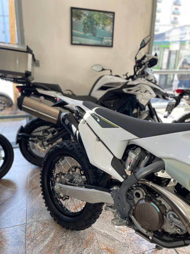 Husqvarna Te 300i 2022. No Kx250x Crf250x