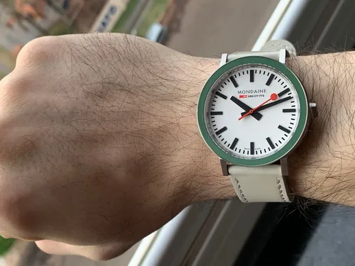 stop2go, Vegan Grape Leather, 34 mm – Mondaine Europe