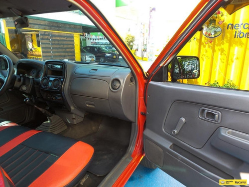 Imagen 21 de 25 de Nissan Frontier De Estacas