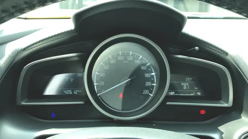 Mazda 2 Touring Sedan 2020