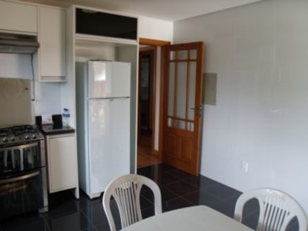 Casa Em Vila Nova Com 3 Dormitórios - Mi8525