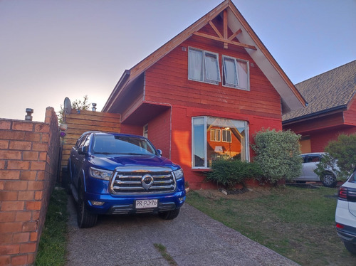 Imagen 1 de 25 de Excelente Comoda Casa En Sector Residencial Puerto Varas