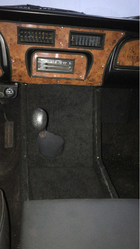 Veraneio 4x4 V8,