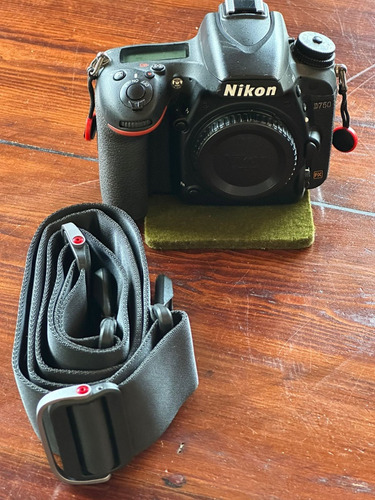 Nikon D750