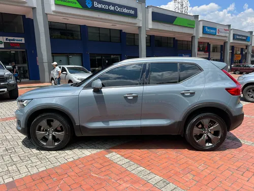Volvo XC40 Momentum T4 2.0T At 4x2