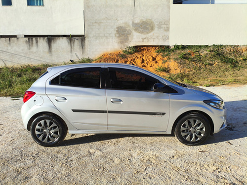 Chevrolet Onix 1.4 Advantage Aut. 5p
