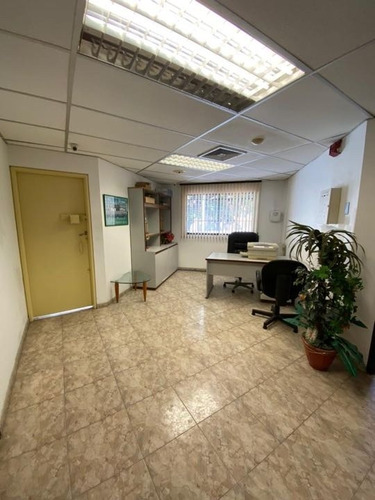Local Comercial En Venta - Urb. Santa Monica