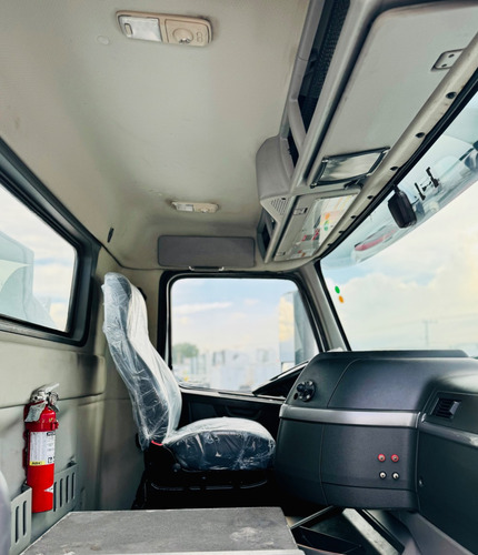 Pipa De Agua 10,000 Litros Camion Rabon Volvo 2019