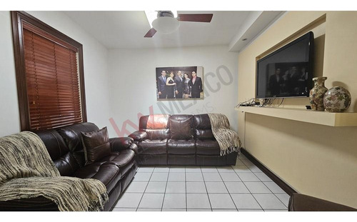 Casa En Venta De 1 Piso Con 3 Recamaras En Planta Baja, Colonia Los Pinos.