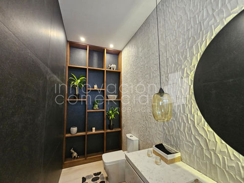 Casa En Venta En Misión San Jerónimo Con Acabados De Lujo