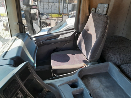 Imagen 11 de 15 de Scania P330 Tractor 6x2