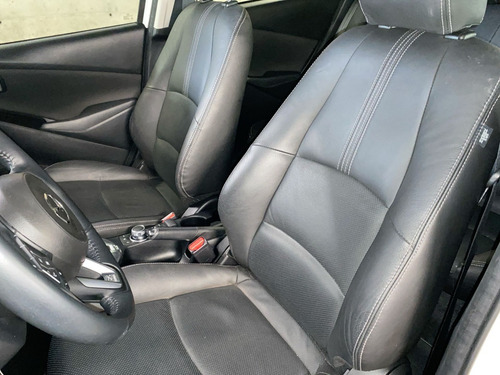 Imagen 15 de 25 de Mazda 2 Sedan