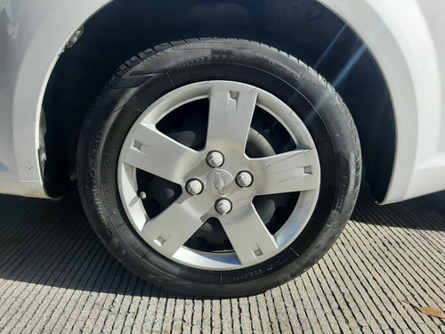 Imagen 2 de 13 de Chevrolet Aveo 2018 1.6 Ls Mt