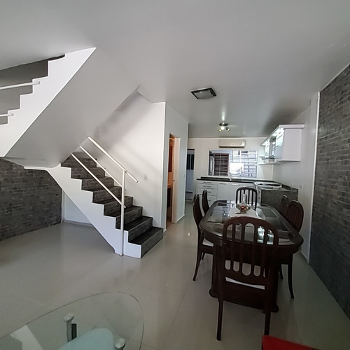 Imagen 4 de 15 de Linda Y Acogedora Casa Tipo Th En Venta En Conjunto Privado