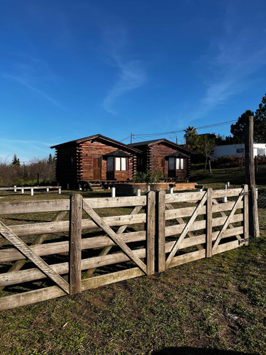2 Cabañas De Tronco Con Proyecto Turístico Sobre Lote 868 M2 En Colón E . Rios