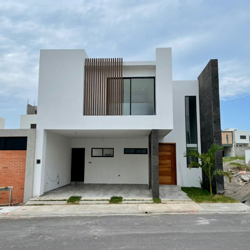 Casa En Venta Fraccionamiento Lomas De La Rioja