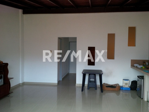 Imagen 3 de 10 de Venta De Town House En Parque Caiza