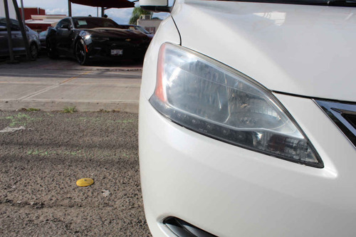 Imagen 10 de 15 de Nissan Sentra 2015 4p Sense L4/1.8 Man