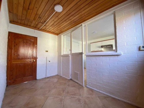 Casa De 2 Pisos Con 3d,3b,150 M2 Totales En Ciudad