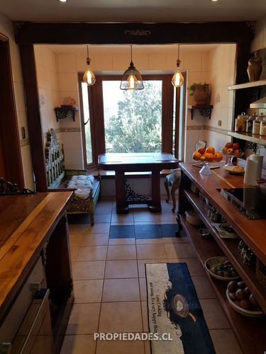 Casa En Venta De 5 Dormitorios En El Arrayán