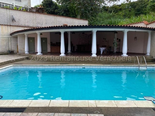 Casa En Venta Con Amplias Áreas Verdes Con Piscina Colinas De Carrizal, Carrizal Altos Mirandinos