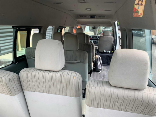 Nissan Urvan 2.5 15 Pas Amplia Aa Mt