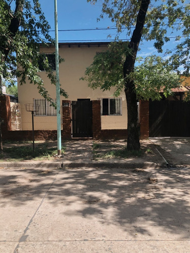 Venta De Casa En Barrio El Quinto, Lujan