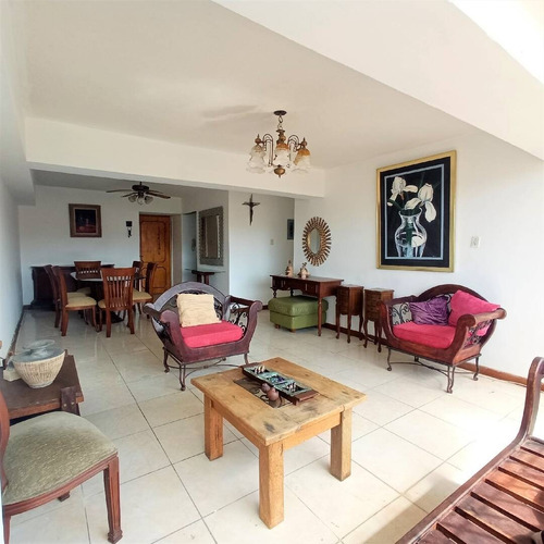 Imagen 3 de 11 de Ninoska Fuenmayor Ofrece Apartamento En Venta. Residencias Luxor, Valles De Camoruco Valencia.