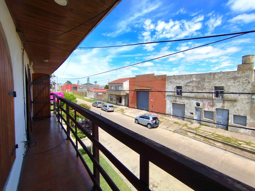 Tres Departamentos + Local En Venta - Necochea