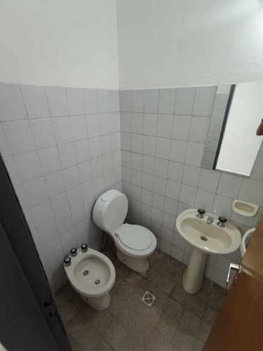 Imagen 4 de 9 de Local Alquiler Av. Caraffa 2090 60m2