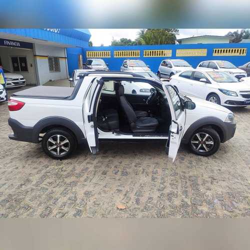 Imagem 8 de 9 de Fiat Strada 2016 1.4 Working Cab. Dupla Flex 3p