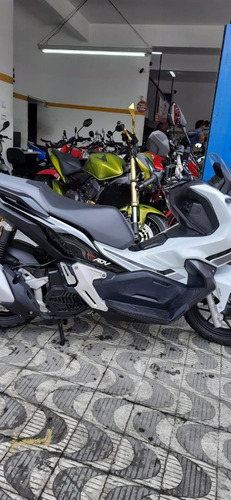 Imagem 10 de 10 de Honda Adv 150. 2021 (1200km) Nova Finac. Ate 48x C/c Ate 18x