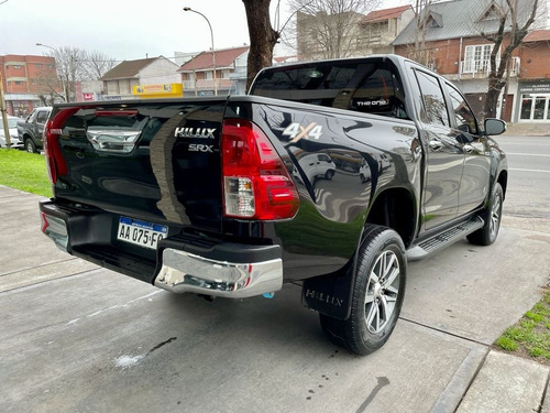Imagen 7 de 12 de Toyota Hilux 2.8 D Srx 6mt 4x4 2016