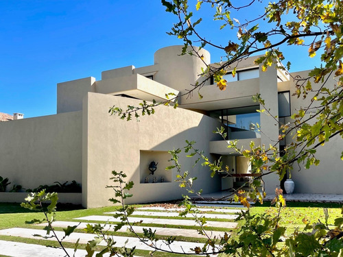 Imagen 1 de 30 de Casa Chalet En Venta Ubicado En La Isla, Nordelta, Tigre