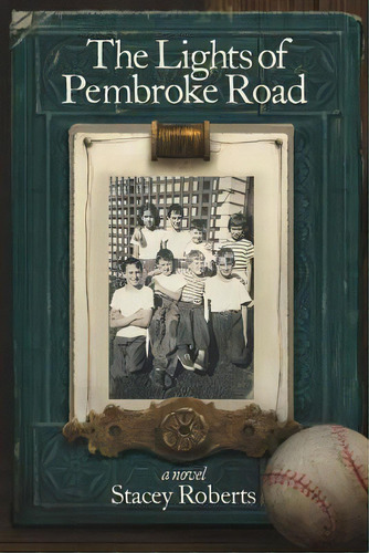 The Lights Of Pembroke Road, De Roberts, Stacey. Editorial Lightning Source Inc, Tapa Blanda En Inglés